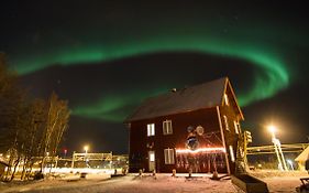 Net Hostel & Huskies